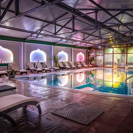 Hotel Bats Петріч Екстер'єр фото