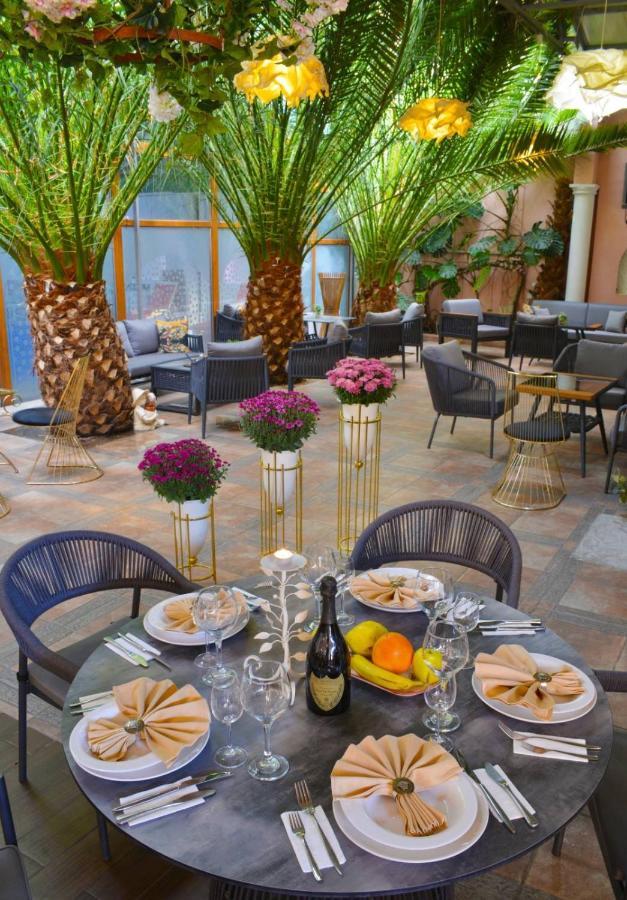 Hotel Bats Петріч Екстер'єр фото