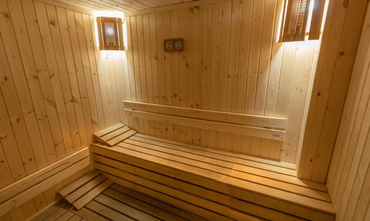 Hotel Bats Петріч Екстер'єр фото