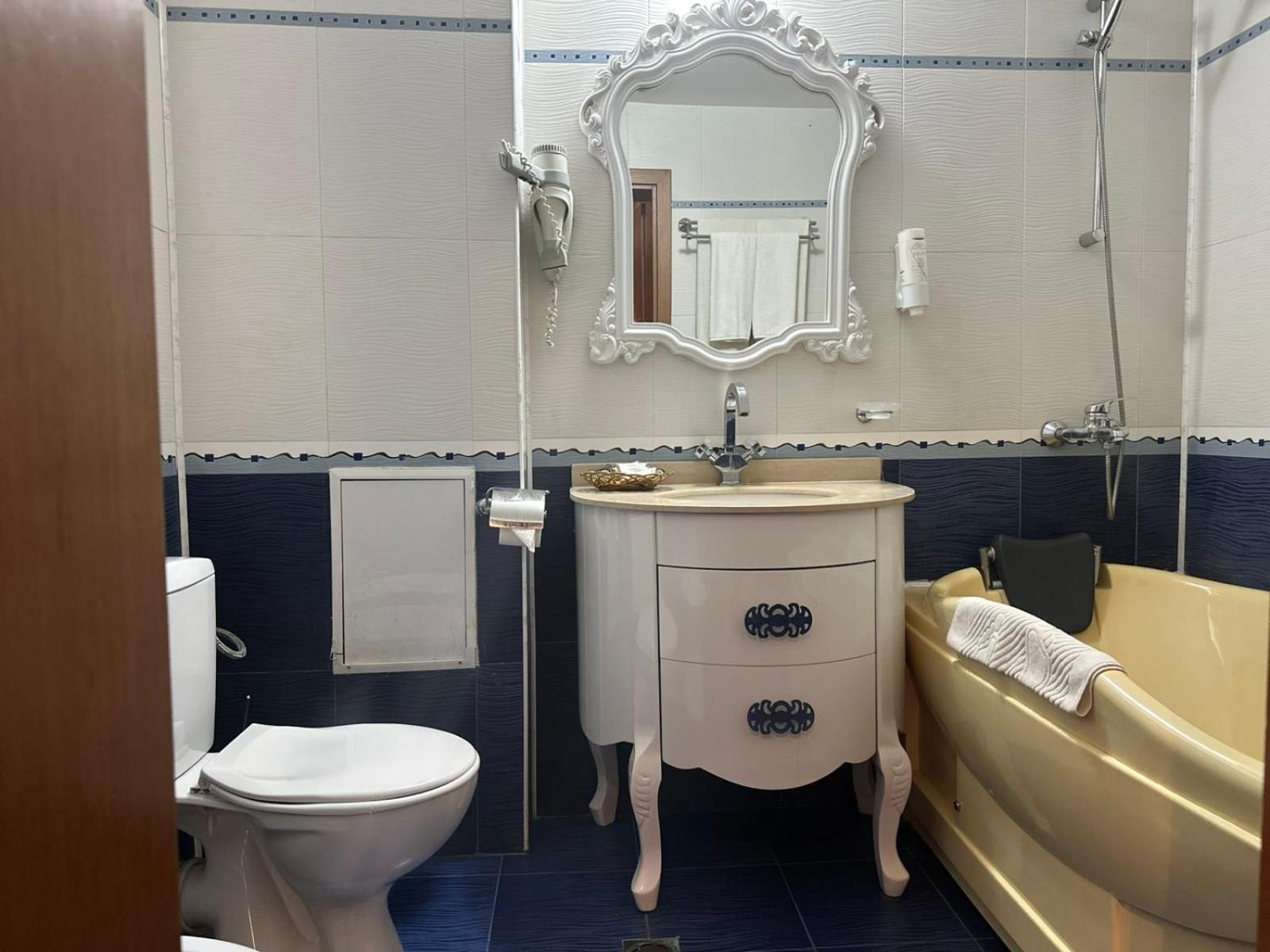 Hotel Bats Петріч Екстер'єр фото